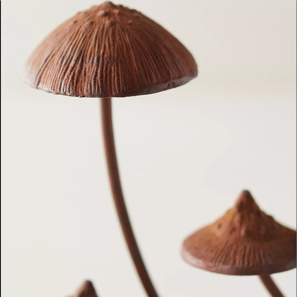 Anthropologie Whimsical Rustic Patina Iron Multiple Mushroom Tabletop Decor 🍄 - Picture 4 of 16